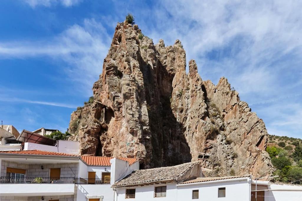 Vila Casa Del Alamo Cambil Exteriér fotografie